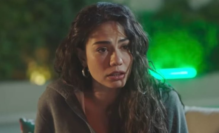 demet ozdemir in io sono farah