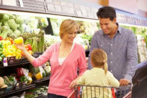 famiglia al supermercato