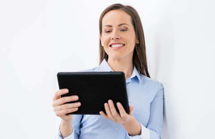 donna legge tablet