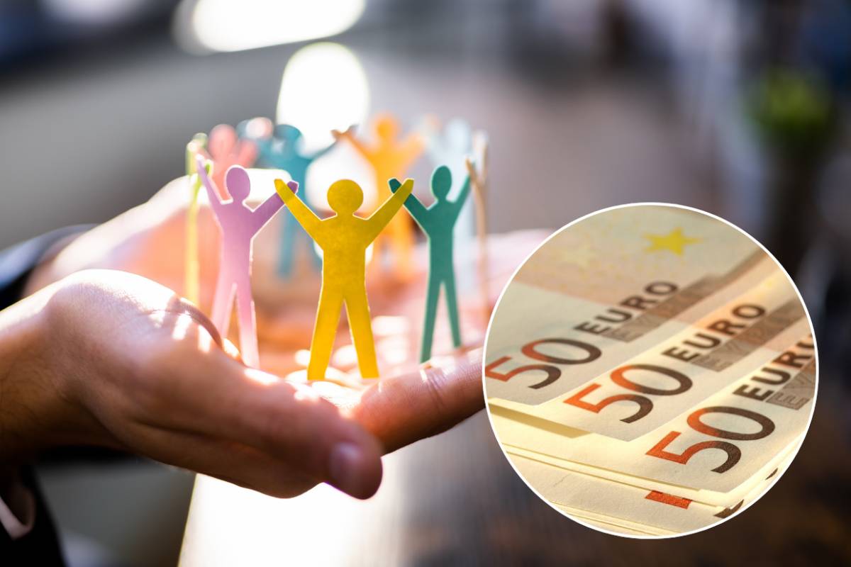 omini di carta e banconote da 50 euro